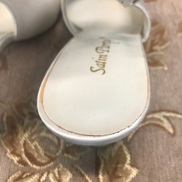 Dye-Able White Embroidered Roses Satin Slingback, Formal Pump Dress Shoe Wedding - Picture 10 of 16